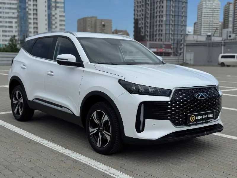 🚘 в продаже chery tiggo 4 год выпуска: 2025 пробег на табло: 17 723 км птс: электронный двигатель: 1.5 бензин трансмиссия: amt vin: ededb21b2sc026843 цена: 1 610 000 руб. 📞 + 7 (938) 130-35-61 адрес: г. ростов-на-дону, тц «сиверс», пр. сиверса, 23 – как нас найти способы оплаты: — наличные; — кредит (20 банков); — безнал без ндс; — обмен на ваш авто. больше подробностей об авто и способах оплаты узнавайте у менеджера @autozaorndbot ___________ смотрите все авто в наличии – https://autozao. ru/ max. ru/auto_zao_rnd 💬 🗺️ присоединяйтесь к авто зао в других городах: — москва — краснодар — авто зао юг (новый регион) - фотография - 4