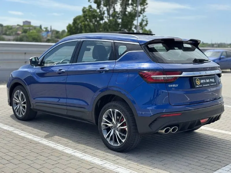 🚘 в продаже geely coolray год выпуска: 2022 пробег на табло: 70 244 км птс: электронный двигатель: 1.5 бензин трансмиссия: amt vin: y4k8622z5nb906152 цена: 1 450 000 руб. 📞 + 7 (938) 130-35-61 адрес: г. ростов-на-дону, тц «сиверс», пр. сиверса, 23 – как нас найти способы оплаты: — наличные; — кредит (20 банков); — безнал без ндс; — обмен на ваш авто. больше подробностей об авто и способах оплаты узнавайте у менеджера @autozaorndbot ___________ смотрите все авто в наличии – https://autozao. ru/ max. ru/auto_zao_rnd 💬 🗺️ присоединяйтесь к авто зао в других городах: — москва — краснодар — авто зао юг (новый регион) - фотография - 3