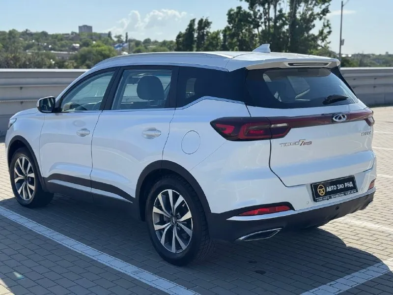 🚘 в продаже chery tiggo 7pro год выпуска: 2022 пробег на табло: 88 508 км птс: электронный двигатель: 1.5 бензин трансмиссия: cvt vin: lvvdb21bxnd723173 цена: 1 280 000 руб. 📞 + 7 (938) 130-35-61 адрес: г. ростов-на-дону, тц «сиверс», пр. сиверса, 23 – как нас найти способы оплаты: — наличные; — кредит (20 банков); — безнал без ндс; — обмен на ваш авто. больше подробностей об авто и способах оплаты узнавайте у менеджера @autozaorndbot ___________ смотрите все авто в наличии – https://autozao. ru/ max. ru/auto_zao_rnd 💬 🗺️ присоединяйтесь к авто зао в других городах: — москва — краснодар — авто зао юг (новый регион) - фотография - 3