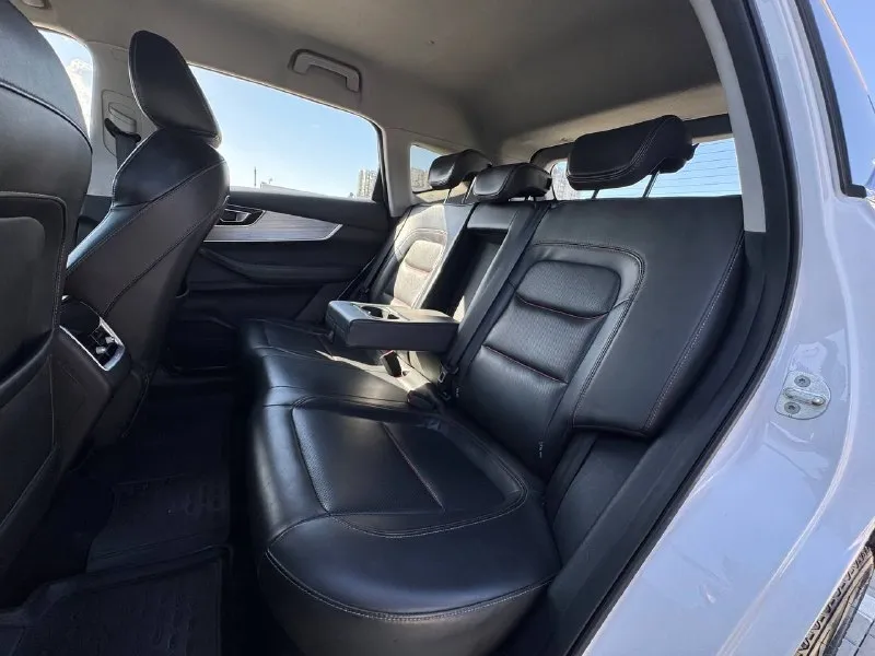 🚘 в продаже chery tiggo 7pro год выпуска: 2022 пробег на табло: 88 508 км птс: электронный двигатель: 1.5 бензин трансмиссия: cvt vin: lvvdb21bxnd723173 цена: 1 280 000 руб. 📞 + 7 (938) 130-35-61 адрес: г. ростов-на-дону, тц «сиверс», пр. сиверса, 23 – как нас найти способы оплаты: — наличные; — кредит (20 банков); — безнал без ндс; — обмен на ваш авто. больше подробностей об авто и способах оплаты узнавайте у менеджера @autozaorndbot ___________ смотрите все авто в наличии – https://autozao. ru/ max. ru/auto_zao_rnd 💬 🗺️ присоединяйтесь к авто зао в других городах: — москва — краснодар — авто зао юг (новый регион) - фотография - 8