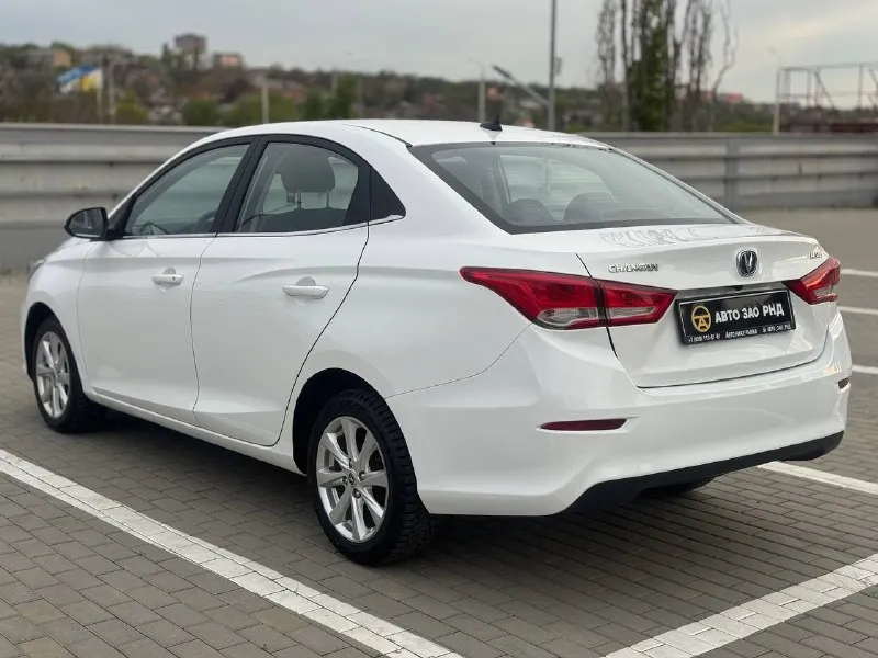 🚘 в продаже changan alsvin год выпуска: 2023 пробег на табло: 55 923 км птс: электронный, юр. чистый двигатель: 1.5 бензин трансмиссия: aмт vin: ls5a2ase5pd921790 цена: 790 000 новая цена: 760 000 руб. 📞 + 7 (938) 130-35-61 адрес: г. ростов-на-дону, тц «сиверс», пр. сиверса, 23 – как нас найти способы оплаты: — наличные; — кредит (20 банков); — безнал без ндс; — обмен на ваш авто. больше подробностей об авто и способах оплаты узнавайте у менеджера @autozaorndbot ___________ смотрите все авто в наличии – https://autozao. ru/ max. ru/auto_zao_rnd 💬 🗺️ присоединяйтесь к авто зао в других городах: — москва — краснодар — авто зао юг (новый регион) - фотография - 3