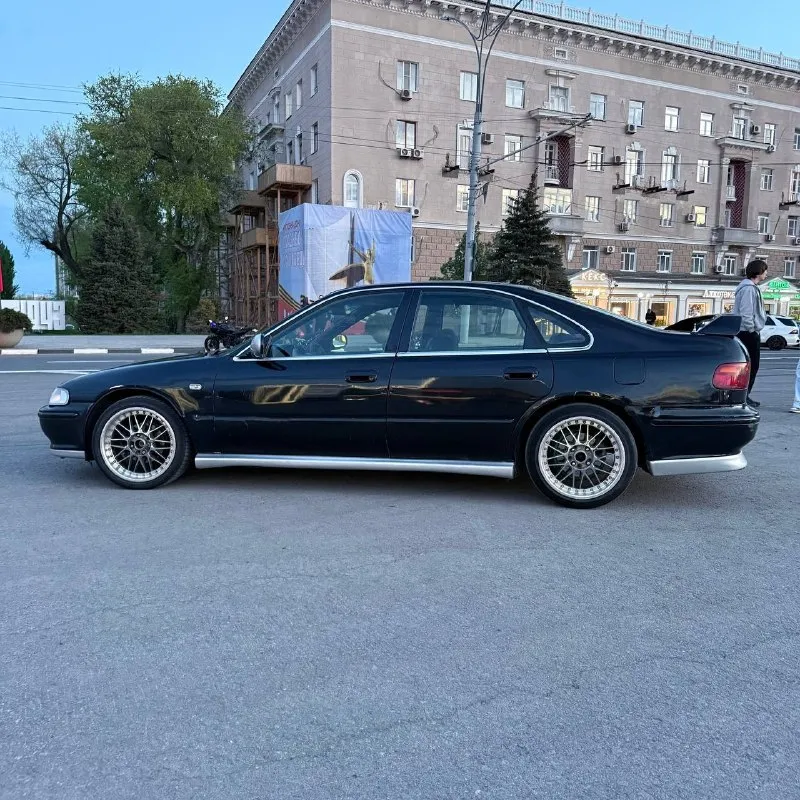 Honda accord 5 cc7 1994г мотор 2.0-131лс коробка-мкпп 5ст привод-передний пробег 300000 электростеклоподъемники в круг диски оригинальные work ewing smash г. ростов-на-дону 89525770327 подробнее: мотор контрактный, работает ровно без нареканий, коробка переключается спокойно без пинков и хрустов. передняя ходовка почти вся перебрана(верхние шаровые, рулевые тяги и наконечники), остальное в хорошем состоянии. переварена гофра, заменены прокладки и стоит банка hks, очень приятный басистый звук. установлен дистанционный центральный замок, установлены мощные лед лампы на ближний свет и 2 этажа фсо на дальний, так же стоят двух-режимные туманки(белый и желтый свет). люк работает во всех положениях, не течет. перешитый потолок и дверные карты, сидения салона оригинальные в отличном состоянии. шумлены потолок, двери, пол, багажник. есть запаска. стоит зеркало с камерой заднего и переднего вида. по музыке магнитола aura процессорная, фронт пара 16 динамиков, зад пара овалов на подиуме(тоже перешитый) - фотография - 3