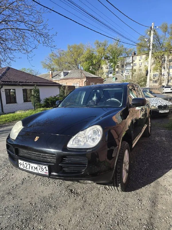 Здравствуйте porsche cayenne, 2004 г пробег после гильзы 158206 тк машина оформлена на супругу во влодении у нас 3 года машина самолёт двигатель работает хорошо, коробка тоже всё хорошо, внешка есть притертость мы как купили так и ездим по машине проблем нет вид имеет это старенький порш но при нажатии на газ впечатляет едит хорошо цена 800 тр номер телефона 89668888161 звоните в любое удобное для вас время вк: vk. ru/id384281293 - фотография - 2