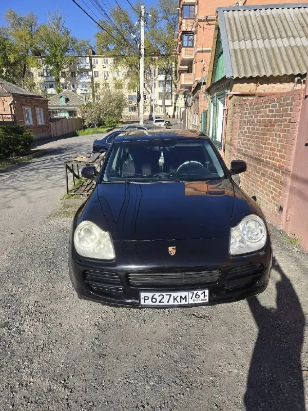 Здравствуйте porsche cayenne, 2004 г пробег после гильзы 158206 тк машина оформлена на супругу во влодении у нас 3 года машина самолёт двигатель работает хорошо, коробка тоже всё хорошо, внешка есть притертость мы как купили так и ездим по машине проблем нет вид имеет это старенький порш но при нажатии на газ впечатляет едит хорошо цена 800 тр номер телефона 89668888161 звоните в любое удобное для вас время вк: vk. ru/id384281293 - фотография - 3