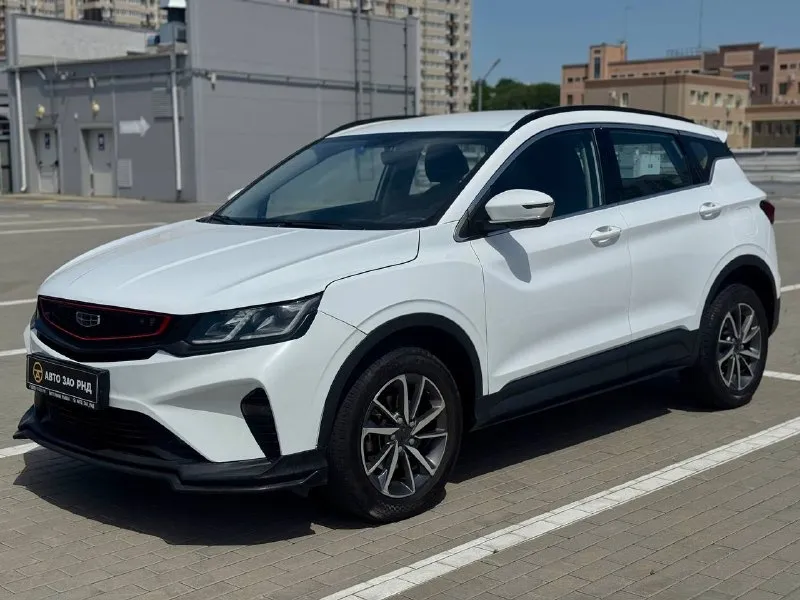 🚘 в продаже geely coolray год выпуска: 2022 пробег на табло: 61 955 км птс: электронный двигатель: 1.5 бензин трансмиссия: amt vin: y4k8622z4nb911021 цена: 1 250 000 руб. 📞 + 7 (938) 130-35-61 адрес: г. ростов-на-дону, тц «сиверс», пр. сиверса, 23 – как нас найти способы оплаты: — наличные; — кредит (20 банков); — безнал без ндс; — обмен на ваш авто. больше подробностей об авто и способах оплаты узнавайте у менеджера @autozaorndbot ___________ смотрите все авто в наличии – https://autozao. ru/ max. ru/auto_zao_rnd 💬 🗺️ присоединяйтесь к авто зао в других городах: — москва — краснодар — авто зао юг (новый регион) - фотография - 1