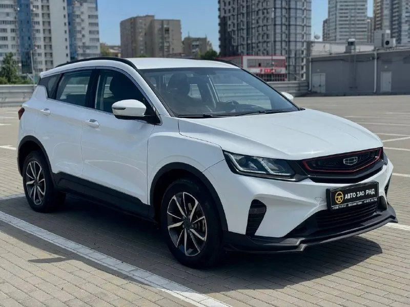 🚘 в продаже geely coolray год выпуска: 2022 пробег на табло: 61 955 км птс: электронный двигатель: 1.5 бензин трансмиссия: amt vin: y4k8622z4nb911021 цена: 1 250 000 руб. 📞 + 7 (938) 130-35-61 адрес: г. ростов-на-дону, тц «сиверс», пр. сиверса, 23 – как нас найти способы оплаты: — наличные; — кредит (20 банков); — безнал без ндс; — обмен на ваш авто. больше подробностей об авто и способах оплаты узнавайте у менеджера @autozaorndbot ___________ смотрите все авто в наличии – https://autozao. ru/ max. ru/auto_zao_rnd 💬 🗺️ присоединяйтесь к авто зао в других городах: — москва — краснодар — авто зао юг (новый регион) - фотография - 2