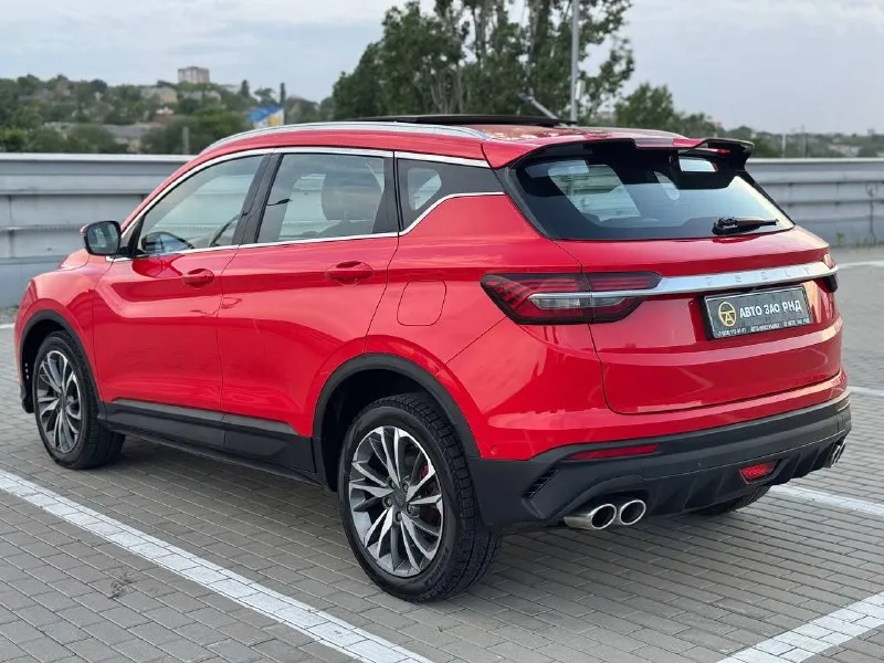 🚘 в продаже geely coolray год выпуска: 2022 пробег на табло: 71 242 км птс: электронный двигатель: 1.5 бензин трансмиссия: amt vin: y4k8622z5nb905809 цена: 1 450 000 руб. 📞 + 7 (938) 130-35-61 адрес: г. ростов-на-дону, тц «сиверс», пр. сиверса, 23 – как нас найти способы оплаты: — наличные; — кредит (20 банков); — безнал без ндс; — обмен на ваш авто. больше подробностей об авто и способах оплаты узнавайте у менеджера @autozaorndbot ___________ смотрите все авто в наличии – https://autozao. ru/ max. ru/auto_zao_rnd 💬 🗺️ присоединяйтесь к авто зао в других городах: — москва — краснодар — авто зао юг (новый регион) - фотография - 3