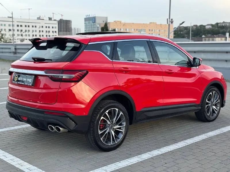 🚘 в продаже geely coolray год выпуска: 2022 пробег на табло: 71 242 км птс: электронный двигатель: 1.5 бензин трансмиссия: amt vin: y4k8622z5nb905809 цена: 1 450 000 руб. 📞 + 7 (938) 130-35-61 адрес: г. ростов-на-дону, тц «сиверс», пр. сиверса, 23 – как нас найти способы оплаты: — наличные; — кредит (20 банков); — безнал без ндс; — обмен на ваш авто. больше подробностей об авто и способах оплаты узнавайте у менеджера @autozaorndbot ___________ смотрите все авто в наличии – https://autozao. ru/ max. ru/auto_zao_rnd 💬 🗺️ присоединяйтесь к авто зао в других городах: — москва — краснодар — авто зао юг (новый регион) - фотография - 4
