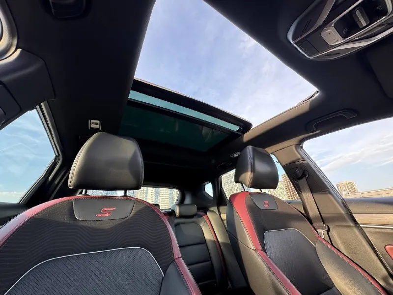 🚘 в продаже geely coolray год выпуска: 2022 пробег на табло: 55 206 км птс: электронный двигатель: 1.5 бензин трансмиссия: amt vin: y4k8622z4nb907437 цена: 1 470 000 руб. 📞 + 7 (938) 130-35-61 адрес: г. ростов-на-дону, тц «сиверс», пр. сиверса, 23 – как нас найти способы оплаты: — наличные; — кредит (20 банков); — безнал без ндс; — обмен на ваш авто. больше подробностей об авто и способах оплаты узнавайте у менеджера @autozaorndbot ___________ смотрите все авто в наличии – https://autozao. ru/ max. ru/auto_zao_rnd 💬 🗺️ присоединяйтесь к авто зао в других городах: — москва — краснодар — авто зао юг (новый регион) - фотография - 6