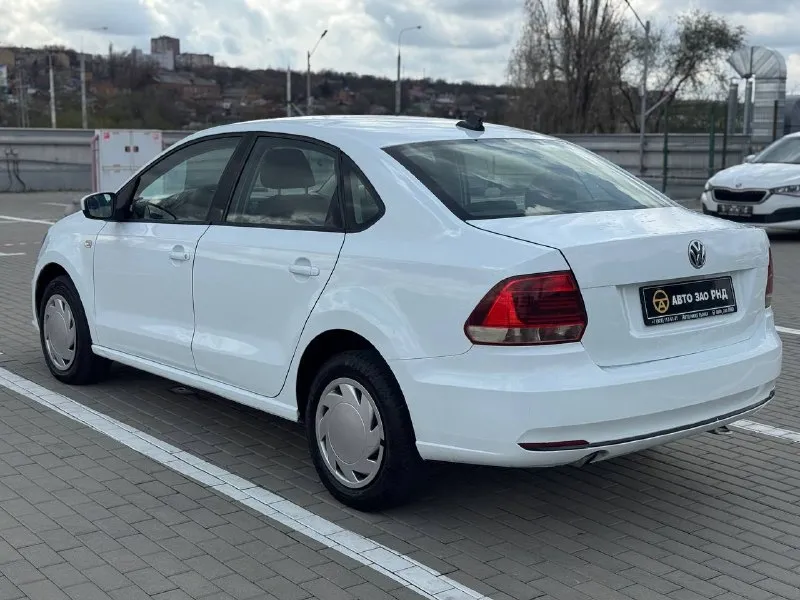 🚘 в продаже volkswagen polo год выпуска: 2019 пробег на табло: 181 474 км птс: электронный двигатель: 1.6 бензин трансмиссия: mt vin: xw8zzz61zkg039788 цена: 520 000 новая цена: 510 000 руб. 📞 + 7 (938) 130-35-61 адрес: г. ростов-на-дону, тц «сиверс», пр. сиверса, 23 – как нас найти способы оплаты: — наличные; — кредит (20 банков); — безнал без ндс; — обмен на ваш авто. больше подробностей об авто и способах оплаты узнавайте у менеджера @autozaorndbot ___________ смотрите все авто в наличии – https://autozao. ru/ max. ru/auto_zao_rnd 💬 🗺️ присоединяйтесь к авто зао в других городах: — москва — краснодар — авто зао юг (новый регион) - фотография - 3