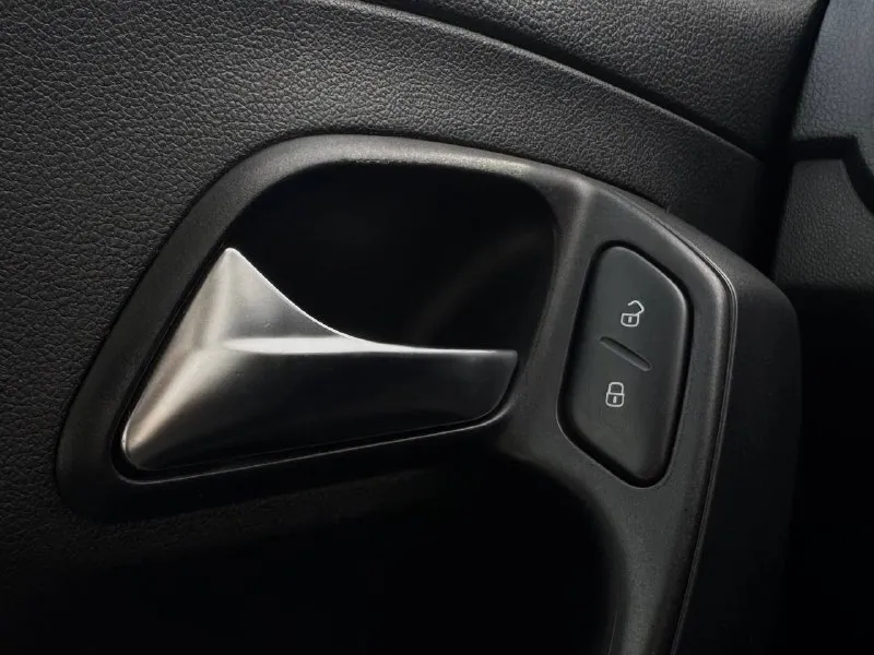 🚘 в продаже volkswagen polo год выпуска: 2019 пробег на табло: 181 474 км птс: электронный двигатель: 1.6 бензин трансмиссия: mt vin: xw8zzz61zkg039788 цена: 520 000 новая цена: 510 000 руб. 📞 + 7 (938) 130-35-61 адрес: г. ростов-на-дону, тц «сиверс», пр. сиверса, 23 – как нас найти способы оплаты: — наличные; — кредит (20 банков); — безнал без ндс; — обмен на ваш авто. больше подробностей об авто и способах оплаты узнавайте у менеджера @autozaorndbot ___________ смотрите все авто в наличии – https://autozao. ru/ max. ru/auto_zao_rnd 💬 🗺️ присоединяйтесь к авто зао в других городах: — москва — краснодар — авто зао юг (новый регион) - фотография - 7