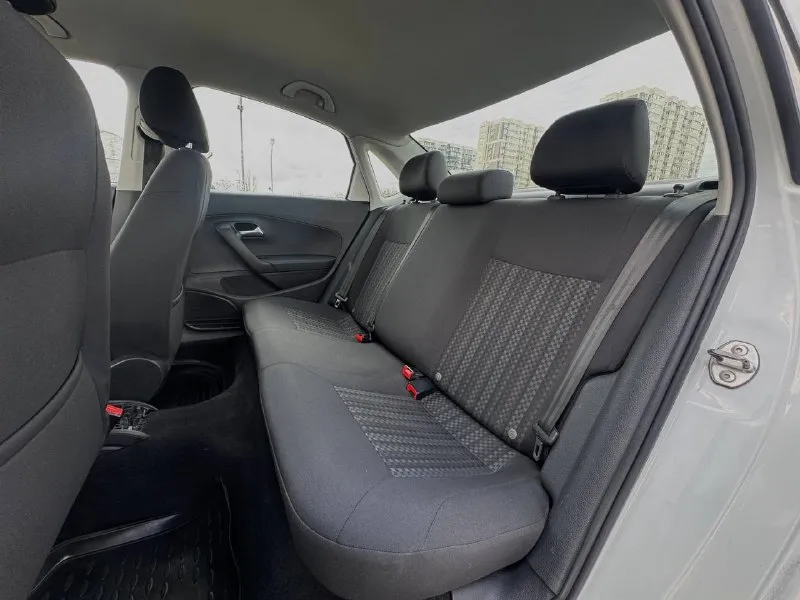 🚘 в продаже volkswagen polo год выпуска: 2019 пробег на табло: 181 474 км птс: электронный двигатель: 1.6 бензин трансмиссия: mt vin: xw8zzz61zkg039788 цена: 520 000 новая цена: 510 000 руб. 📞 + 7 (938) 130-35-61 адрес: г. ростов-на-дону, тц «сиверс», пр. сиверса, 23 – как нас найти способы оплаты: — наличные; — кредит (20 банков); — безнал без ндс; — обмен на ваш авто. больше подробностей об авто и способах оплаты узнавайте у менеджера @autozaorndbot ___________ смотрите все авто в наличии – https://autozao. ru/ max. ru/auto_zao_rnd 💬 🗺️ присоединяйтесь к авто зао в других городах: — москва — краснодар — авто зао юг (новый регион) - фотография - 9