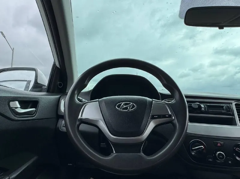 🚘 в продаже hyundai solaris год выпуска: 2020 пробег на табло: 132 925 км птс: электронный, юр. чистый двигатель: 1.4 бензин трансмиссия: ат vin: z94k241bbmr251642 цена: 850 000 новая цена: 820 000 руб. 📞 + 7 (938) 130-35-61 адрес: г. ростов-на-дону, тц «сиверс», пр. сиверса, 23 – как нас найти способы оплаты: — наличные; — кредит (20 банков); — безнал без ндс; — обмен на ваш авто. больше подробностей об авто и способах оплаты узнавайте у менеджера @autozaorndbot ___________ смотрите все авто в наличии – https://autozao. ru/ max. ru/auto_zao_rnd 💬 🗺️ присоединяйтесь к авто зао в других городах: — москва — краснодар — авто зао юг (новый регион) - фотография - 4