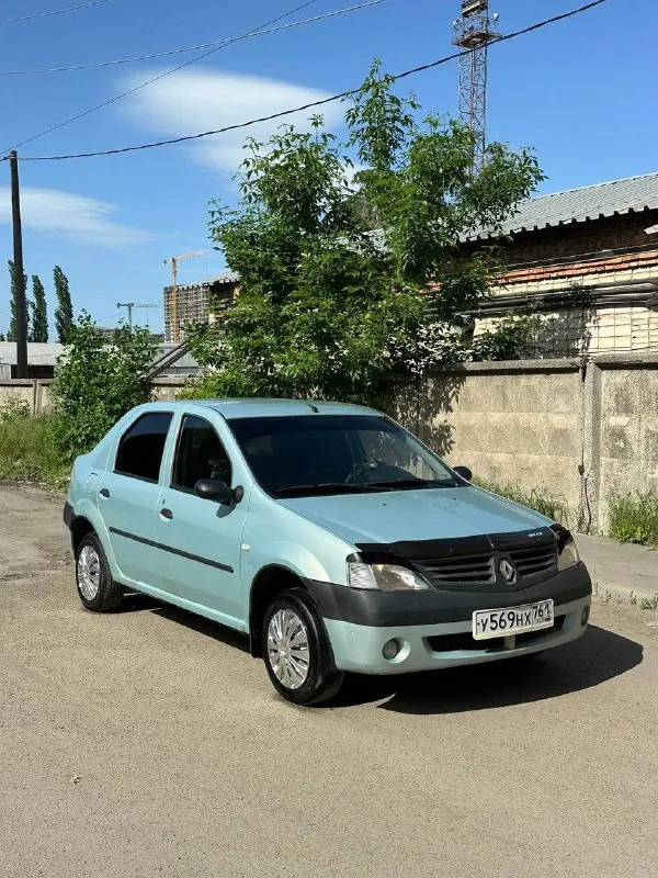 Продаю хороший логан. на газу! с документами кондер заправлен! работает. по мотору все хорошо, не троит, работает исправно по коробке все отлично, не хрустит не выбивает кузов живой, без гнили ходовка исправна дно целое. короба целые делать по машине ничего не нужно довезет куда угодно. юридически чистая, на учете 320000 торг у капота дмитрий ашувари 89185706728 - фотография - 1