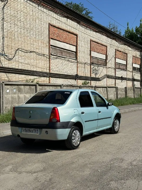 Продаю хороший логан. на газу! с документами кондер заправлен! работает. по мотору все хорошо, не троит, работает исправно по коробке все отлично, не хрустит не выбивает кузов живой, без гнили ходовка исправна дно целое. короба целые делать по машине ничего не нужно довезет куда угодно. юридически чистая, на учете 320000 торг у капота дмитрий ашувари 89185706728 - фотография - 4
