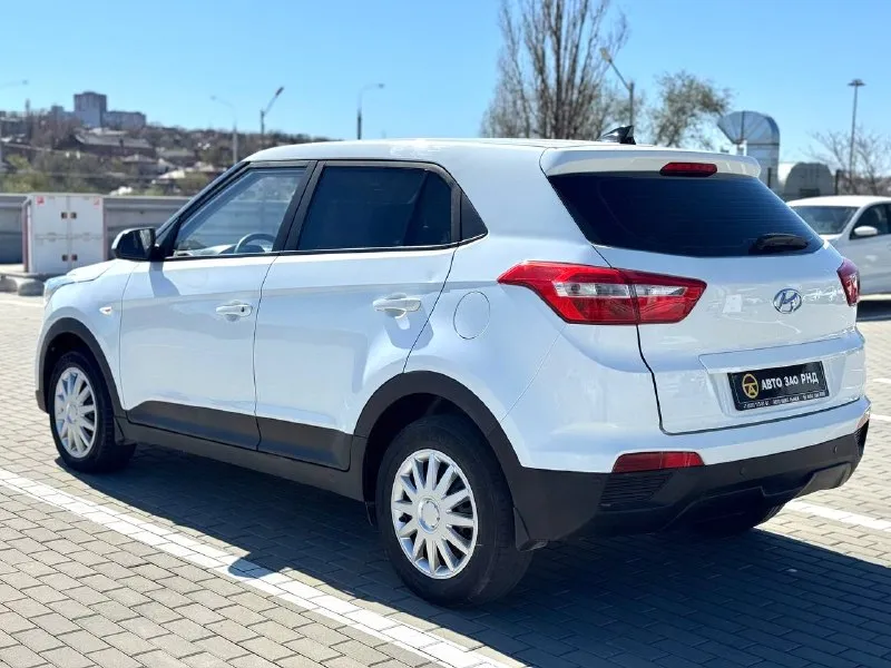 🚘 в продаже hyundai creta год выпуска: 2019 пробег на табло: 79 599 км птс: оригинальный, юр. чистый двигатель: 1.6 бензин трансмиссия: at vin: z94g2811blr206519 цена: 1 090 000 новая цена: 1 070 000 руб. 📞 + 7 (938) 130-35-61 адрес: г. ростов-на-дону, тц «сиверс», пр. сиверса, 23 – как нас найти способы оплаты: — наличные; — кредит (20 банков); — безнал без ндс; — обмен на ваш авто. больше подробностей об авто и способах оплаты узнавайте у менеджера @autozaorndbot ___________ смотрите все авто в наличии – https://autozao. ru/ max. ru/auto_zao_rnd 💬 🗺️ присоединяйтесь к авто зао в других городах: — москва — краснодар — авто зао юг (новый регион) - фотография - 3