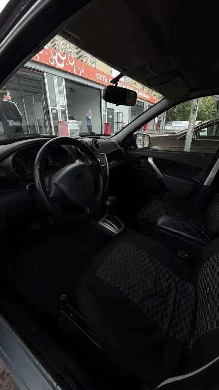 Продаю lada granta 1.6. автомат 16-ти клапанный двигатель. зеленая автотека, машина без обременений, юридический чистая. 3 тыс. км назад делал полное то ( колодки вокруг, фильтра топливный, салонный, воздушный, масляный, масло двг) пробег 134 000 цена 470 000 р 89892642633 +79590148902 max - фотография - 3
