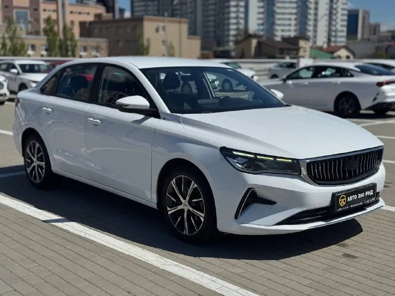 🚘 в продаже geely emgrand год выпуска: 2022 пробег на табло: 77 791 км птс: электронный двигатель: 1.5 бензин трансмиссия: cvt vin: lb3f31026pg012654 цена: 1 020 000 новая цена: 990 000 руб. 📞 + 7 (938) 130-35-61 адрес: г. ростов-на-дону, тц «сиверс», пр. сиверса, 23 – как нас найти способы оплаты: — наличные; — кредит (20 банков); — безнал без ндс; — обмен на ваш авто. больше подробностей об авто и способах оплаты узнавайте у менеджера @autozaorndbot ___________ смотрите все авто в наличии – https://autozao. ru/ max. ru/auto_zao_rnd 💬 🗺️ присоединяйтесь к авто зао в других городах: — москва — краснодар — авто зао юг (новый регион) - фотография - 2