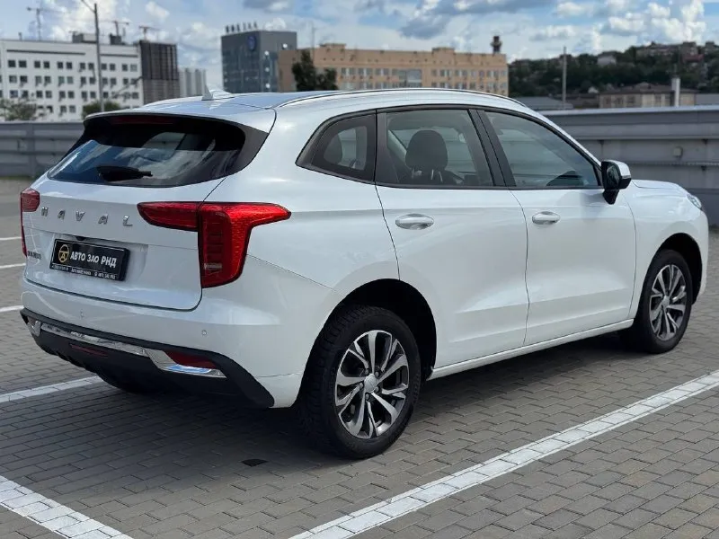 🚘 в продаже haval jolion год выпуска: 2022 пробег на табло: 74 726 км птс: электронный двигатель: 1.5 бензин трансмиссия: amt vin: lgwee4a57nk633140 цена: 1 240 000 руб. 📞 + 7 (938) 130-35-61 г. ростов-на-дону, тц «сиверс», пр. сиверса, 23 – как нас найти 📍 способы оплаты: — наличные; — кредит (20 банков); — безнал без ндс; — обмен на ваш авто. больше подробностей об авто и способах оплаты узнавайте у менеджера 📲 @autozaorndbot ___________ подбор авто – @auto_zao_bot 🤖 все авто – https://autozao. ru/ 🌐 мы в max. ru/auto_zao_rnd 💬 🗺️ присоединяйтесь к авто зао : — москва — краснодар — авто зао юг (новый регион) - фотография - 4