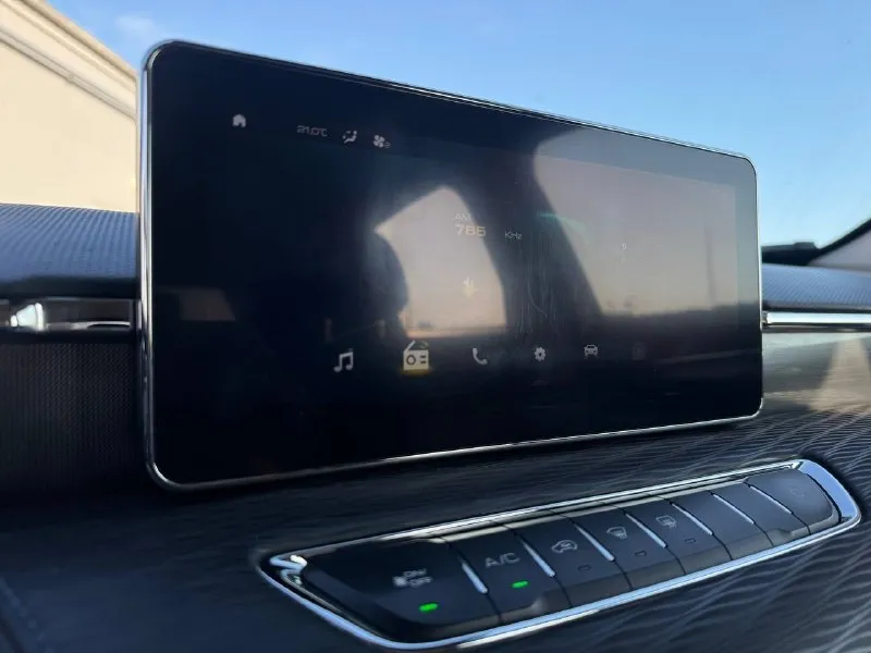 🚘 в продаже haval jolion год выпуска: 2022 пробег на табло: 74 726 км птс: электронный двигатель: 1.5 бензин трансмиссия: amt vin: lgwee4a57nk633140 цена: 1 240 000 руб. 📞 + 7 (938) 130-35-61 г. ростов-на-дону, тц «сиверс», пр. сиверса, 23 – как нас найти 📍 способы оплаты: — наличные; — кредит (20 банков); — безнал без ндс; — обмен на ваш авто. больше подробностей об авто и способах оплаты узнавайте у менеджера 📲 @autozaorndbot ___________ подбор авто – @auto_zao_bot 🤖 все авто – https://autozao. ru/ 🌐 мы в max. ru/auto_zao_rnd 💬 🗺️ присоединяйтесь к авто зао : — москва — краснодар — авто зао юг (новый регион) - фотография - 5