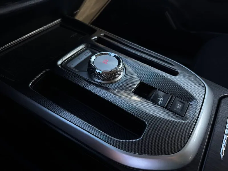 🚘 в продаже haval jolion год выпуска: 2022 пробег на табло: 74 726 км птс: электронный двигатель: 1.5 бензин трансмиссия: amt vin: lgwee4a57nk633140 цена: 1 240 000 руб. 📞 + 7 (938) 130-35-61 г. ростов-на-дону, тц «сиверс», пр. сиверса, 23 – как нас найти 📍 способы оплаты: — наличные; — кредит (20 банков); — безнал без ндс; — обмен на ваш авто. больше подробностей об авто и способах оплаты узнавайте у менеджера 📲 @autozaorndbot ___________ подбор авто – @auto_zao_bot 🤖 все авто – https://autozao. ru/ 🌐 мы в max. ru/auto_zao_rnd 💬 🗺️ присоединяйтесь к авто зао : — москва — краснодар — авто зао юг (новый регион) - фотография - 7