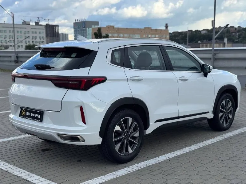 🚘 в продаже exeed lx год выпуска: 2023 пробег на табло: 68 942 км птс: электронный двигатель: 1.5 бензин трансмиссия: cvt vin: lvtdb21b3pe910485 цена: 1 460 000 руб. 📞 + 7 (938) 130-35-61 г. ростов-на-дону, тц «сиверс», пр. сиверса, 23 – как нас найти 📍 способы оплаты: — наличные; — кредит (20 банков); — безнал без ндс; — обмен на ваш авто. больше подробностей об авто и способах оплаты узнавайте у менеджера 📲 @autozaorndbot ___________ подбор авто – @auto_zao_bot 🤖 все авто – https://autozao. ru/ 🌐 мы в max. ru/auto_zao_rnd 💬 🗺️ присоединяйтесь к авто зао : — москва — краснодар — авто зао юг (новый регион) - фотография - 3