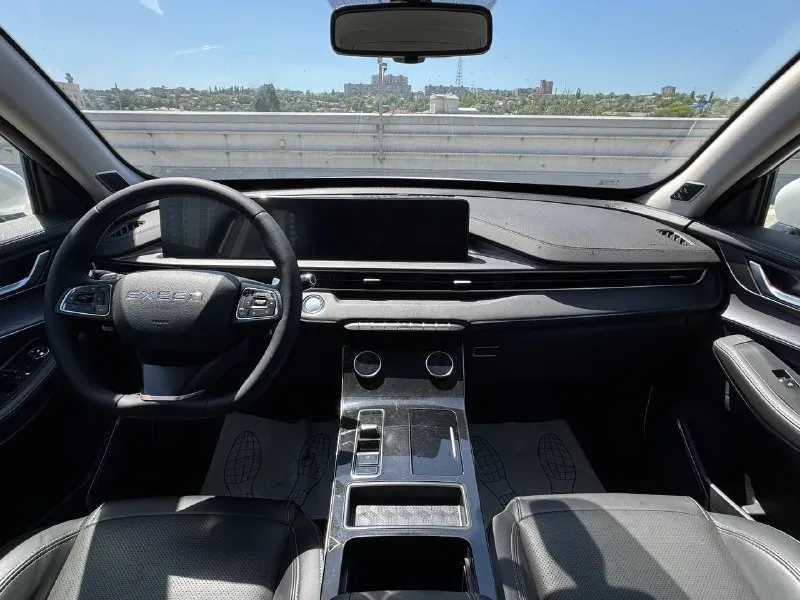 🚘 в продаже exeed lx год выпуска: 2023 пробег на табло: 68 942 км птс: электронный двигатель: 1.5 бензин трансмиссия: cvt vin: lvtdb21b3pe910485 цена: 1 460 000 руб. 📞 + 7 (938) 130-35-61 г. ростов-на-дону, тц «сиверс», пр. сиверса, 23 – как нас найти 📍 способы оплаты: — наличные; — кредит (20 банков); — безнал без ндс; — обмен на ваш авто. больше подробностей об авто и способах оплаты узнавайте у менеджера 📲 @autozaorndbot ___________ подбор авто – @auto_zao_bot 🤖 все авто – https://autozao. ru/ 🌐 мы в max. ru/auto_zao_rnd 💬 🗺️ присоединяйтесь к авто зао : — москва — краснодар — авто зао юг (новый регион) - фотография - 5