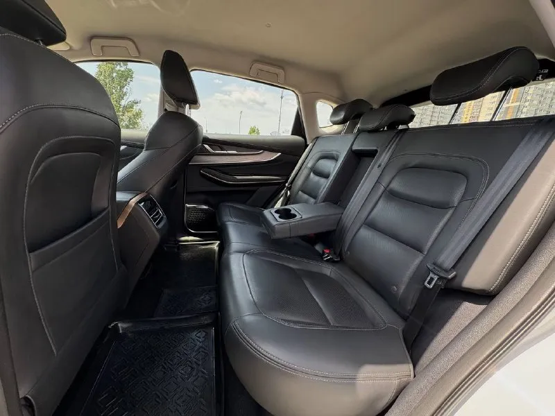 🚘 в продаже exeed lx год выпуска: 2023 пробег на табло: 68 942 км птс: электронный двигатель: 1.5 бензин трансмиссия: cvt vin: lvtdb21b3pe910485 цена: 1 460 000 руб. 📞 + 7 (938) 130-35-61 г. ростов-на-дону, тц «сиверс», пр. сиверса, 23 – как нас найти 📍 способы оплаты: — наличные; — кредит (20 банков); — безнал без ндс; — обмен на ваш авто. больше подробностей об авто и способах оплаты узнавайте у менеджера 📲 @autozaorndbot ___________ подбор авто – @auto_zao_bot 🤖 все авто – https://autozao. ru/ 🌐 мы в max. ru/auto_zao_rnd 💬 🗺️ присоединяйтесь к авто зао : — москва — краснодар — авто зао юг (новый регион) - фотография - 8