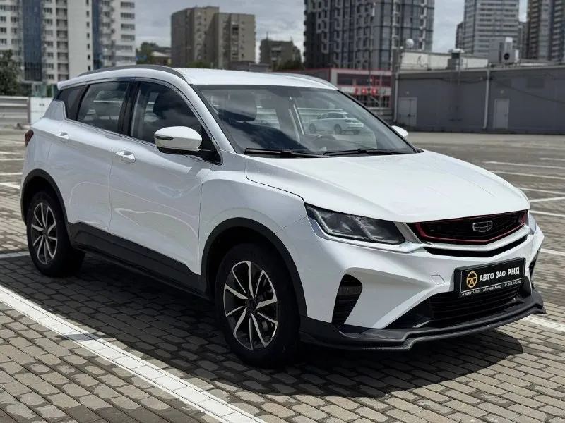 🚘 в продаже geely coolray год выпуска: 2022 пробег на табло: 59 969 км птс: электронный двигатель: 1.5 бензин трансмиссия: amt vin: y4k8622z1pb900707 цена: 1 270 000 руб. 📞 + 7 (938) 130-35-61 адрес: г. ростов-на-дону, тц «сиверс», пр. сиверса, 23 – как нас найти способы оплаты: — наличные; — кредит (20 банков); — безнал без ндс; — обмен на ваш авто. больше подробностей об авто и способах оплаты узнавайте у менеджера @autozaorndbot ___________ смотрите все авто в наличии – https://autozao. ru/ max. ru/auto_zao_rnd 💬 🗺️ присоединяйтесь к авто зао в других городах: — москва — краснодар — авто зао юг (новый регион) - фотография - 2