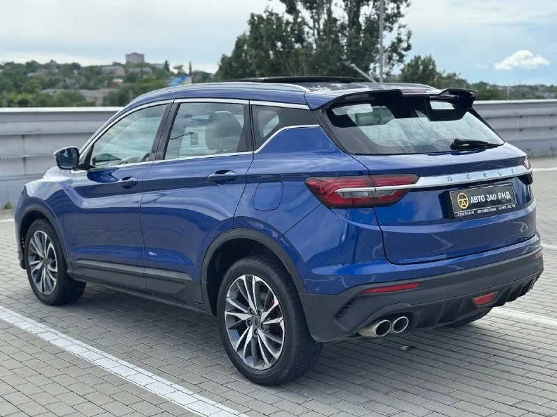🚘 в продаже geely coolray год выпуска: 2022 пробег на табло: 75 412 км птс: электронный двигатель: 1.5 бензин трансмиссия: амт vin: y4k8622z5nb906930 цена: 1 460 000 руб. 📞 + 7 (938) 130-35-61 г. ростов-на-дону, тц «сиверс», пр. сиверса, 23 – как нас найти 📍 способы оплаты: — наличные; — кредит (20 банков); — безнал без ндс; — обмен на ваш авто. больше подробностей об авто и способах оплаты узнавайте у менеджера 📲 @autozaorndbot ___________ подбор авто – @auto_zao_bot 🤖 все авто – https://autozao. ru/ 🌐 мы в max. ru/auto_zao_rnd 💬 🗺️ присоединяйтесь к авто зао : — москва — краснодар — авто зао юг (новый регион) - фотография - 3