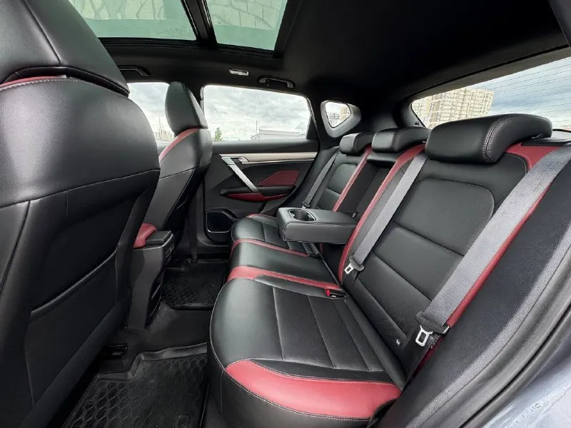 🚘 в продаже geely coolray год выпуска: 2022 пробег на табло: 72 807 км птс: электронный двигатель: 1.5 бензин трансмиссия: амт vin: y4k8622z9nb906896 цена: 1 450 000 руб. 📞 + 7 (938) 130-35-61 г. ростов-на-дону, тц «сиверс», пр. сиверса, 23 – как нас найти 📍 способы оплаты: — наличные; — кредит (20 банков); — безнал без ндс; — обмен на ваш авто. больше подробностей об авто и способах оплаты узнавайте у менеджера 📲 @autozaorndbot ___________ подбор авто – @auto_zao_bot 🤖 все авто – https://autozao. ru/ 🌐 мы в max. ru/auto_zao_rnd 💬 🗺️ присоединяйтесь к авто зао : — москва — краснодар — авто зао юг (новый регион) - фотография - 9