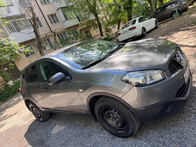 🚘 марка nissan qashqai 📅год 2013 🕧пробег 146.000км 💰цена 1.100.000₽ ☎️тел. +79034868390 👤владелец vk. ru/danielyannn_001 📍место осмотра: г. ростов-на-дону 📃описание: отличный кашкай для повседневной езды. (без вложений) 2013 г 1.6 117 лс родной пробег 146.000 техническая часть автомобиля в отличном состоянии. двигатель в отличном состоянии не троит, не дымит, масло не кушает. ходовая новая, ничего нигде не гремит, не гудит, не стучит. электроника в автомобиле полностью исправна, работает каждая кнопочка. по кузову автомобиль в хорошем состоянии. на машине ездит дедушка 70 лет очень редко, всегда стоит в гараже имеется заводская летняя резина реальному покупателю торг. юридически чистый автомобиль зеленый отчёт. я собственник могу скинуть видео обзор по машине. - фотография - 5