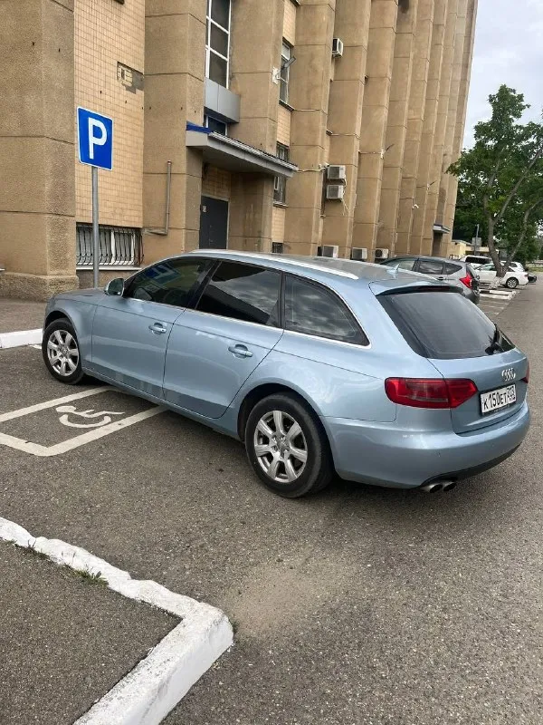 Продам чистую немку ауди а4 2 tdi вариатор (едет отлично, к сиденью прижимает, набирает чётко как трамвай) 2008г. машина в россии с 2012г. в германии один владелец был, в россии я вторая. машина вся в родном окрасе, без единого дтп за всю историю ( любые проверки) салон чистый, без дырок и прокуренности. в мозги не лезли пробег не скручивали от слова совсем, с этим пробегом все болячки вылезли и устранились, в том числе и двигатель меняли ( с пробегом 60т). тонер люммар в круг с лобовым ( по госту ), акустика из 12 колонок и 2 сабвуфера ( играет шикарно), навигация, круиз контроль, и много всего другого. сиденья ковши с подогревом. датчики движения. коробка, турбина, двигатель без нареканий на 5++++++. эта машина впечатления оставляет. номера стоят свежие, т. к. её номера переставила на новую машину. в общем звони 📲 всё расскажу. любые проверки приветствую, машина очень достойная для своих лет и вид имеет бодрый ! 89615116611 - фотография - 5