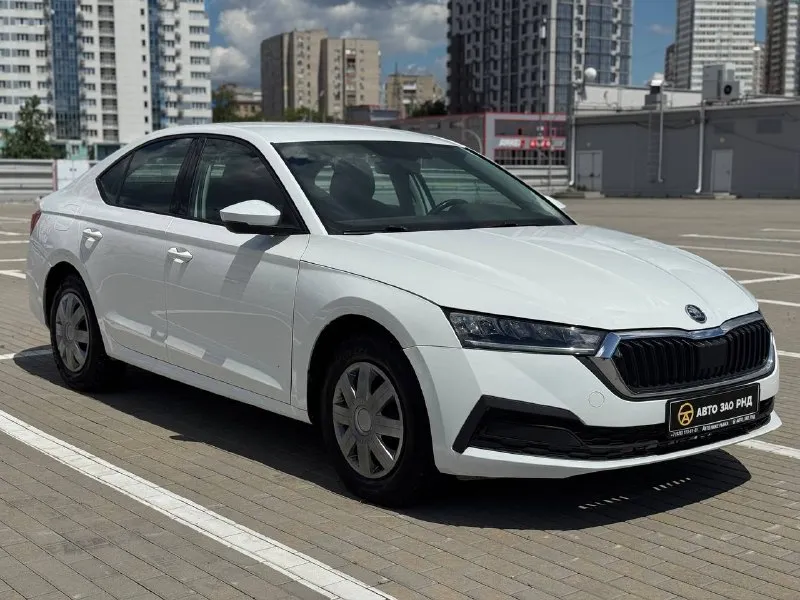 🚘 в продаже skoda octavia год выпуска: 2021 пробег на табло: 125 725 км птс: электронный двигатель: 1.6 бензин трансмиссия: at vin: xw8an4nx7mh065118 цена: 1 430 000 руб. 📞 + 7 (938) 130-35-61 г. ростов-на-дону, тц «сиверс», пр. сиверса, 23 – как нас найти 📍 способы оплаты: — наличные; — кредит (20 банков); — безнал без ндс; — обмен на ваш авто. больше подробностей об авто и способах оплаты узнавайте у менеджера 📲 @autozaorndbot ___________ подбор авто – @auto_zao_bot 🤖 все авто – https://autozao. ru/ 🌐 мы в max. ru/auto_zao_rnd 💬 🗺️ присоединяйтесь к авто зао : — москва — краснодар — авто зао юг (новый регион) - фотография - 2