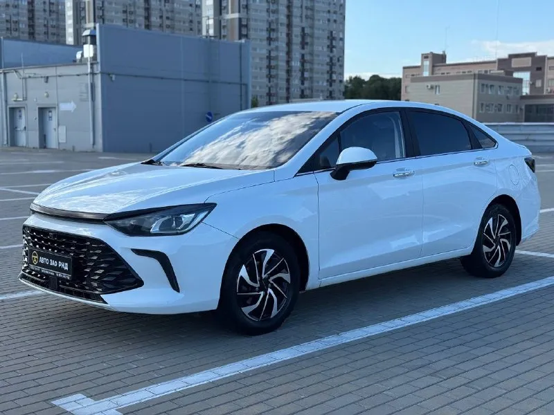 🚘 в продаже baic u5 год выпуска: 2023 пробег на табло: 63 350 км птс: электронный двигатель: 1.5 бензин трансмиссия: cvt vin: xwdclsac8p0000479 цена: 990 000 руб. 📞 + 7 (938) 130-35-61 г. ростов-на-дону, тц «сиверс», пр. сиверса, 23 – как нас найти 📍 способы оплаты: — наличные; — кредит (20 банков); — безнал без ндс; — обмен на ваш авто. больше подробностей об авто и способах оплаты узнавайте у менеджера 📲 @autozaorndbot ___________ подбор авто – @auto_zao_bot 🤖 все авто – https://autozao. ru/ 🌐 мы в max. ru/auto_zao_rnd 💬 🗺️ присоединяйтесь к авто зао : — москва — краснодар — авто зао юг (новый регион) - фотография - 1