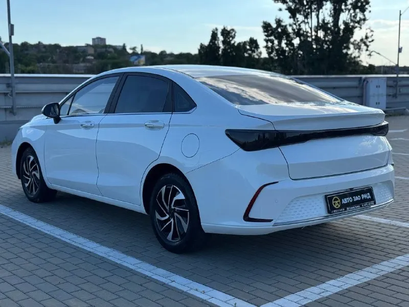 🚘 в продаже baic u5 год выпуска: 2023 пробег на табло: 63 350 км птс: электронный двигатель: 1.5 бензин трансмиссия: cvt vin: xwdclsac8p0000479 цена: 990 000 руб. 📞 + 7 (938) 130-35-61 г. ростов-на-дону, тц «сиверс», пр. сиверса, 23 – как нас найти 📍 способы оплаты: — наличные; — кредит (20 банков); — безнал без ндс; — обмен на ваш авто. больше подробностей об авто и способах оплаты узнавайте у менеджера 📲 @autozaorndbot ___________ подбор авто – @auto_zao_bot 🤖 все авто – https://autozao. ru/ 🌐 мы в max. ru/auto_zao_rnd 💬 🗺️ присоединяйтесь к авто зао : — москва — краснодар — авто зао юг (новый регион) - фотография - 3