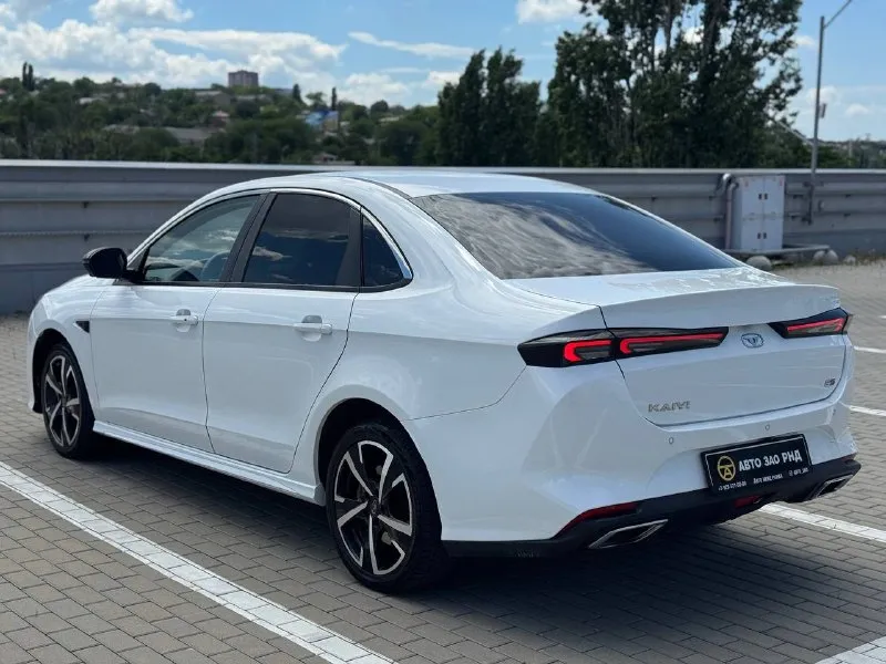 🚘 в продаже kaiyi e5 год выпуска: 2023 пробег на табло: 79 172 км птс: электронный двигатель: 1.5 бензин трансмиссия: cvt vin: xuuja2g20p0001728 цена: 1 050 000 руб. 📞 + 7 (938) 130-35-61 г. ростов-на-дону, тц «сиверс», пр. сиверса, 23 – как нас найти 📍 способы оплаты: — наличные; — кредит (20 банков); — безнал без ндс; — обмен на ваш авто. больше подробностей об авто и способах оплаты узнавайте у менеджера 📲 @autozaorndbot ___________ подбор авто – @auto_zao_bot 🤖 все авто – https://autozao. ru/ 🌐 мы в max. ru/auto_zao_rnd 💬 🗺️ присоединяйтесь к авто зао : — москва — краснодар — авто зао юг (новый регион) - фотография - 3