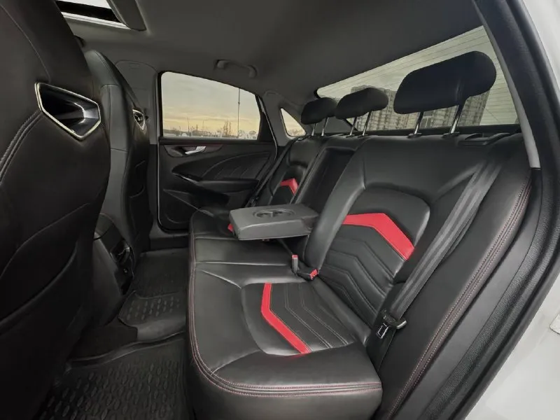 🚘 в продаже kaiyi e5 год выпуска: 2023 пробег на табло: 79 172 км птс: электронный двигатель: 1.5 бензин трансмиссия: cvt vin: xuuja2g20p0001728 цена: 1 050 000 руб. 📞 + 7 (938) 130-35-61 г. ростов-на-дону, тц «сиверс», пр. сиверса, 23 – как нас найти 📍 способы оплаты: — наличные; — кредит (20 банков); — безнал без ндс; — обмен на ваш авто. больше подробностей об авто и способах оплаты узнавайте у менеджера 📲 @autozaorndbot ___________ подбор авто – @auto_zao_bot 🤖 все авто – https://autozao. ru/ 🌐 мы в max. ru/auto_zao_rnd 💬 🗺️ присоединяйтесь к авто зао : — москва — краснодар — авто зао юг (новый регион) - фотография - 9