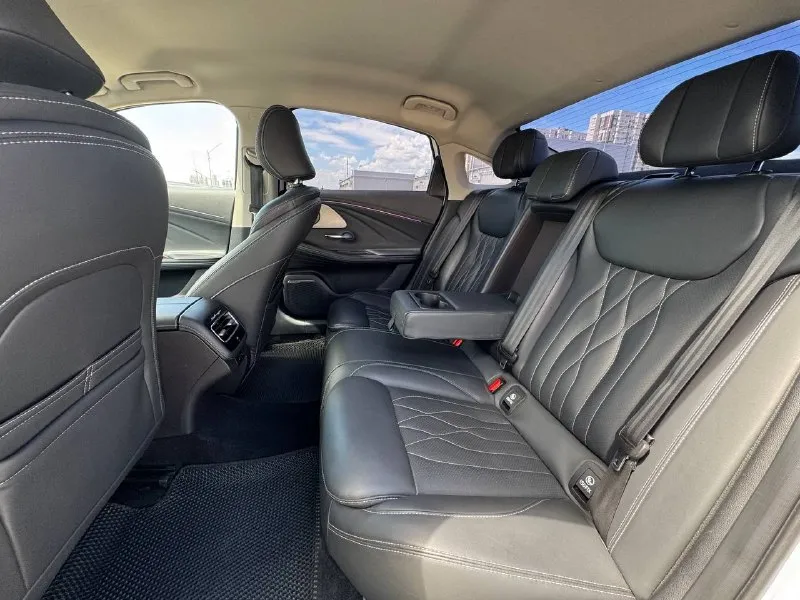 🚘 в продаже chery arrizo 8 год выпуска: 2023 пробег на табло: 23 409 км птс: электронный двигатель: 1.6 бензин трансмиссия: amt vin: lvvdc21b1pd309151 цена: 1 760 000 руб. 📞 + 7 (938) 130-35-61 г. ростов-на-дону, тц «сиверс», пр. сиверса, 23 – как нас найти 📍 способы оплаты: — наличные; — кредит (20 банков); — безнал без ндс; — обмен на ваш авто. больше подробностей об авто и способах оплаты узнавайте у менеджера 📲 @autozaorndbot ___________ подбор авто – @auto_zao_bot 🤖 все авто – https://autozao. ru/ 🌐 мы в max. ru/auto_zao_rnd 💬 🗺️ присоединяйтесь к авто зао : — москва — краснодар — авто зао юг (новый регион) - фотография - 8