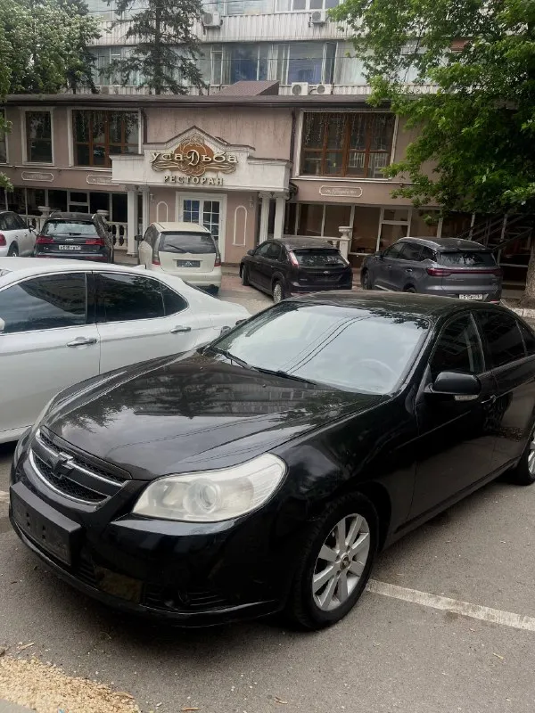 Продам chevrolet epica 2010, 2.0 л (143 л. с.), мкпп в хорошем рабочем состоянии для своих лет и пробега. машина на ходу, ежедневно используется. подробнее: · пробег: 289 000 км · двигатель: 2.0 л, бензин, 143 л. с. (тяговитый, рядная «шестерка») · коробка: механика · салон: кожа + текстиль (комбинированный) состояние: кузов в отличном состоянии, требует минимальной косметики (по желанию). движок и коробка — без нареканий. документы в порядке. цена: 560.000 (торг уместен при осмотре) звоните: 8(988)-517-55-30 - фотография - 2