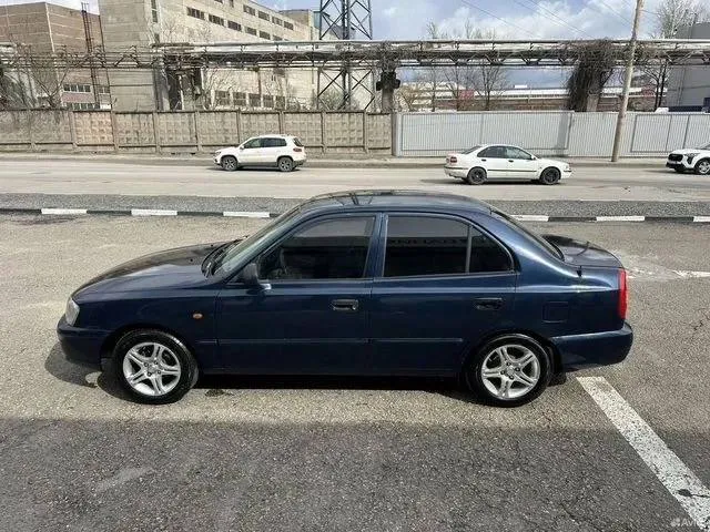 Акцент 2007 года 16v на полном ходу - двигатель после капиталки, машина на обкатке! поменяна передняя ходовая часть. - коробка без хрустов и вылетов - пороги, дно и арки на месте. стаканы живые, заводские. - по электрике без проблем, гур работает исправно. кондиционер только заправил! работает. новый радиатор передняя ходовка и колодки поменяны - салон в нормальном состоянии, руль кожаный. музыка - хорошая. летняя резина в отличном состоянии. - юридически чистое авто, на учете стоит, все документы на руках цена 375к 89185706728 дмитрий ашувари - фотография - 4
