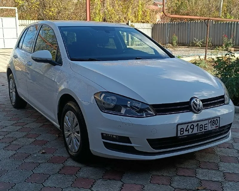 Г. донецк, днр. продаётся vw golf 7 1,2 турбо 105 л. с. коробка: dsg dq200(роботизированная) 2013 г. в. пробег: 131 000км (оригинальный, любые проверки) контакты: 7949-403-53-55 - фотография - 1