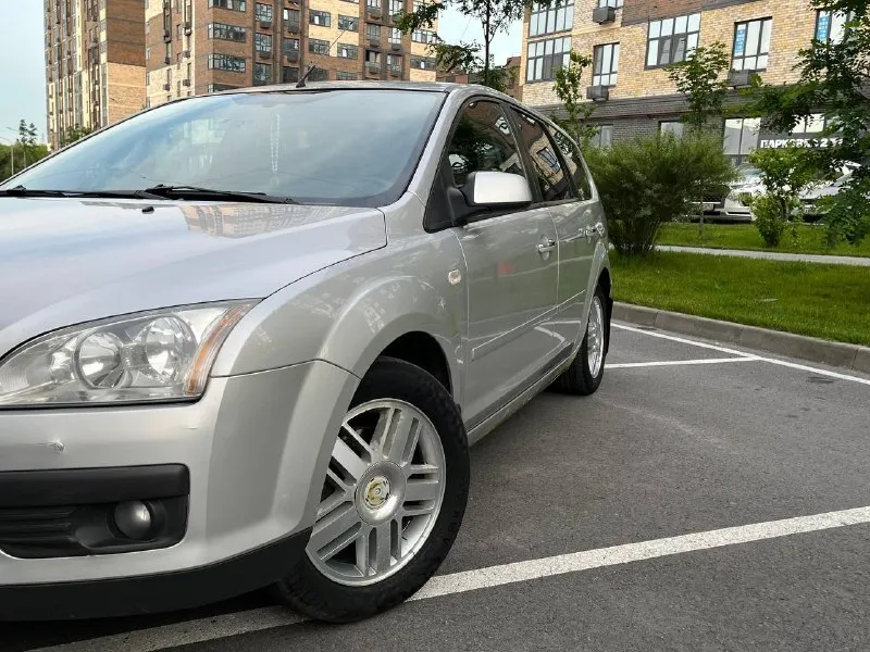 Продам ford focus 2, 1.8, 2007 г. автомобиль в родном окрасе, без дтп. 2 владельца. птс оригинал пробег 162 000 цена: 340 000 по ходовой части ничего не гремит, не стучит. коробка работает без нареканий. комплектация: кондиционер подогрев лобового стекла подогрев заднего стекла подогрев передних сидений 2 передних стеклоподъёмника по двигателю работает ровно, тихо, едет бодро. расход масла около 700 мл на 1000 км по городу, по трассе масло практически не расходует, есть сизый дым. по документам чистый без штрафов и ограничений цену указал минимальную с учетом недостатков находится в ростове-на-дону, александровка +79047773584 вк: vk. ru/vbezborod - фотография - 3