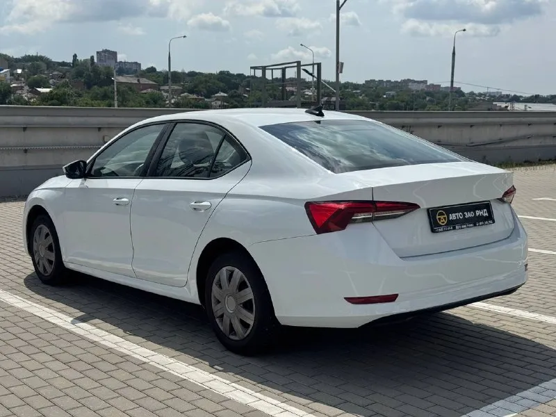 🚘 в продаже skoda octavia год выпуска: 2021 пробег на табло: 129 707 км птс: электронный двигатель: 1.6 бензин трансмиссия: ат vin: xw8an4nx1mh065132 цена: 1 410 000 руб. 📞 + 7 (938) 130-35-61 г. ростов-на-дону, тц «сиверс», пр. сиверса, 23 – как нас найти 📍 способы оплаты: — наличные; — кредит (20 банков); — безнал без ндс; — обмен на ваш авто. больше подробностей об авто и способах оплаты узнавайте у менеджера 📲 @autozaorndbot ___________ подбор авто – @auto_zao_bot 🤖 все авто – https://autozao. ru/ 🌐 мы в max. ru/auto_zao_rnd 💬 🗺️ присоединяйтесь к авто зао : — москва — краснодар — авто зао юг (новый регион) - фотография - 3