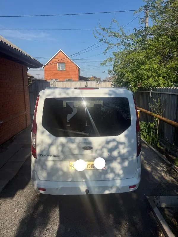 Ford tourneo connect: универсальный помощник для семьи и бизнеса практичный грузопассажирский минивэн, сочетающий вместительность фургона и комфорт легкового автомобиля. идеален для семейных путешествий, перевозки грузов и решения бизнес‑задач. 2016 год, 180000 км 1.5 турбо-дизель 120сил не так давно пригнали с европы, экспортировали исключительно в семейном режиме цена 1 800 000руб авто личное, по всем интересующимся вопросам звоните или пишите +79064146900 - фотография - 2