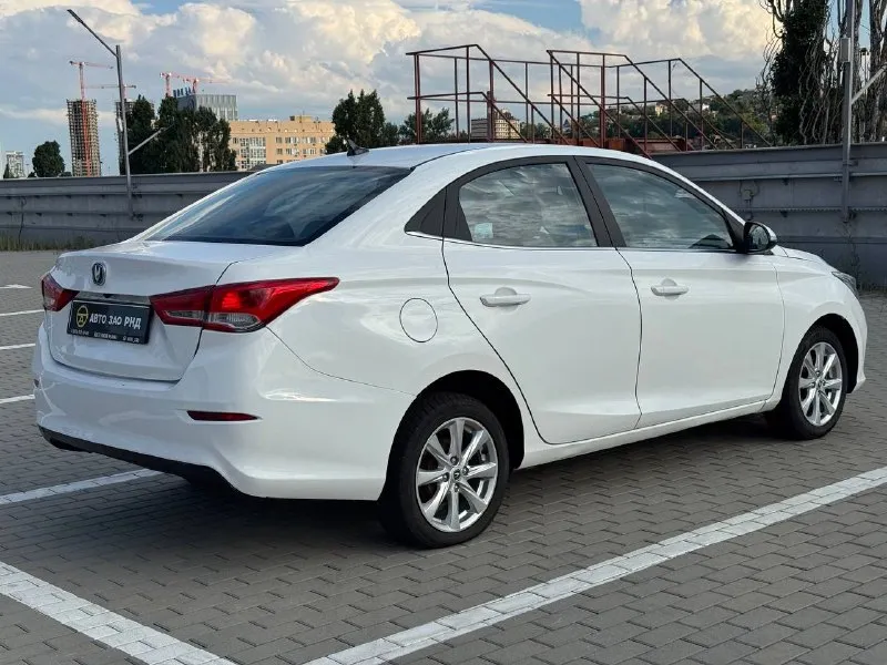 🚘 в продаже changan alsvin год выпуска: 2023 пробег на табло: 55 177 км птс: электронный, юр. чистый двигатель: 1.5 бензин трансмиссия: amt vin: ls5a2ase4pd922445 цена: 760 000 руб. 📞 + 7 (938) 130-35-61 г. ростов-на-дону, тц «сиверс», пр. сиверса, 23 – как нас найти 📍 способы оплаты: — наличные; — кредит (20 банков); — безнал без ндс; — обмен на ваш авто. больше подробностей об авто и способах оплаты узнавайте у менеджера 📲 @autozaorndbot ___________ подбор авто – @auto_zao_bot 🤖 все авто – https://autozao. ru/ 🌐 🗺️ присоединяйтесь к авто зао : — москва — краснодар - фотография - 4