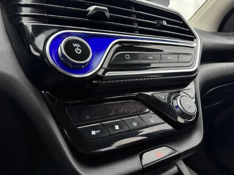 🚘 в продаже changan alsvin год выпуска: 2023 пробег на табло: 55 177 км птс: электронный, юр. чистый двигатель: 1.5 бензин трансмиссия: amt vin: ls5a2ase4pd922445 цена: 760 000 руб. 📞 + 7 (938) 130-35-61 г. ростов-на-дону, тц «сиверс», пр. сиверса, 23 – как нас найти 📍 способы оплаты: — наличные; — кредит (20 банков); — безнал без ндс; — обмен на ваш авто. больше подробностей об авто и способах оплаты узнавайте у менеджера 📲 @autozaorndbot ___________ подбор авто – @auto_zao_bot 🤖 все авто – https://autozao. ru/ 🌐 🗺️ присоединяйтесь к авто зао : — москва — краснодар - фотография - 6