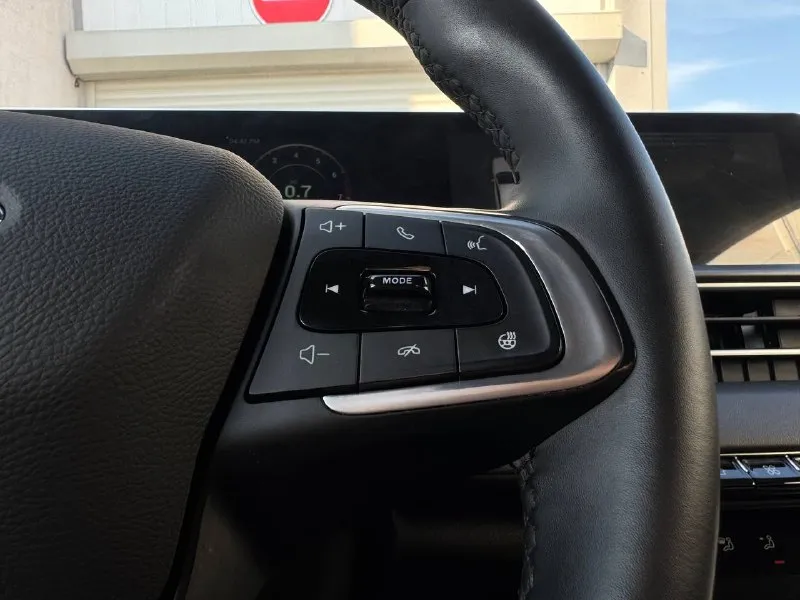 🚘 в продаже chery tiggo 4 год выпуска: 2025 пробег на табло: 24 532 км птс: электронный, юр. чистый двигатель: 1.5 бензин трансмиссия: cvt vin: ededb21b3sc014751 цена: 1 610 000 руб. 📞 + 7 (938) 130-35-61 г. ростов-на-дону, тц «сиверс», пр. сиверса, 23 – как нас найти 📍 способы оплаты: — наличные; — кредит (20 банков); — безнал без ндс; — обмен на ваш авто. больше подробностей об авто и способах оплаты узнавайте у менеджера 📲 @autozaorndbot ___________ подбор авто – @auto_zao_bot 🤖 все авто – https://autozao. ru/ 🌐 🗺️ присоединяйтесь к авто зао : — москва — краснодар - фотография - 6