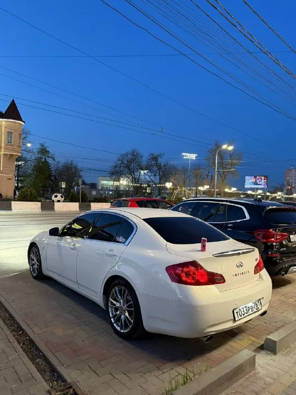 Infiniti g25 2012г. В. Пробег 248 тыс.
1.330🍋
Я собственник, оформлена на меня, вписан в птс
Я 5 владелец - были перевесы и переоформления внутри прошлых хозяев. До этого была у знакомых в семье больше 6 лет как вторая машина выходного дня

Двигатель работает как часы, тяга отличная, едет как надо
Ошибок, течей, запотеваний нигде нет!
Подвеска обслужена, нет ни единого стука
Масло в двс petronas 5w30 - замена каждые 6-7 т. К без расхода ( от слова совсем, как бы вы не ехали )
Заменены все тех жидкости, в том числе и масло в акпп на оригинальное.

Cделано тo меньше мecяца нaзaд,
Свежeе маcлo, фильтpa, колодки, стойки стабов, втулки к ним, новые передние ступицы, сделан сход развал, промыты радиаторы

Кузов в отличном состоянии, гнили/ржавчины нигде нет, машина южная!

Оригинальные литые диски на хорошей свежей резине kumho ( зимнюю резину и резиновые коврики отдам в комплекте )
+ Стоят алюминиевые проставки в круг-20мм

Связь: +7-918-565-08-15 виктор - фотография - 2