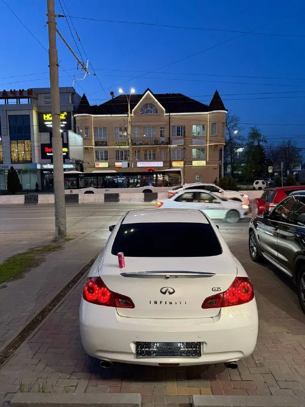 Infiniti g25 2012г. В. Пробег 248 тыс.
1.330🍋
Я собственник, оформлена на меня, вписан в птс
Я 5 владелец - были перевесы и переоформления внутри прошлых хозяев. До этого была у знакомых в семье больше 6 лет как вторая машина выходного дня

Двигатель работает как часы, тяга отличная, едет как надо
Ошибок, течей, запотеваний нигде нет!
Подвеска обслужена, нет ни единого стука
Масло в двс petronas 5w30 - замена каждые 6-7 т. К без расхода ( от слова совсем, как бы вы не ехали )
Заменены все тех жидкости, в том числе и масло в акпп на оригинальное.

Cделано тo меньше мecяца нaзaд,
Свежeе маcлo, фильтpa, колодки, стойки стабов, втулки к ним, новые передние ступицы, сделан сход развал, промыты радиаторы

Кузов в отличном состоянии, гнили/ржавчины нигде нет, машина южная!

Оригинальные литые диски на хорошей свежей резине kumho ( зимнюю резину и резиновые коврики отдам в комплекте )
+ Стоят алюминиевые проставки в круг-20мм

Связь: +7-918-565-08-15 виктор - фотография - 4